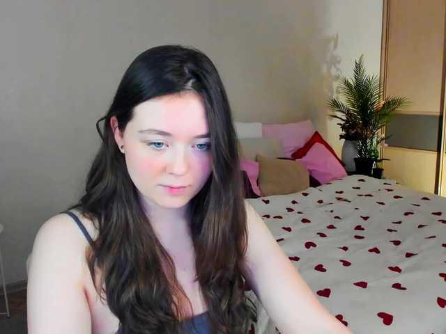AlluringLookk live cam on BongaCams