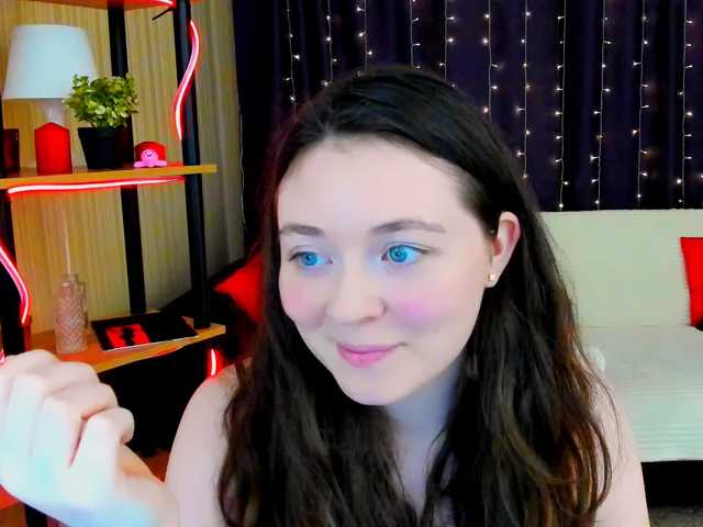AlluringLookk live cam on BongaCams