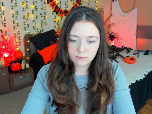 AlluringLookk live cam