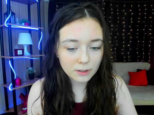 AlluringLookk live cam on BongaCams