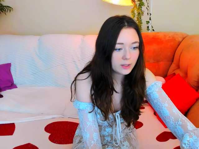 AlluringLookk live cam on BongaCams
