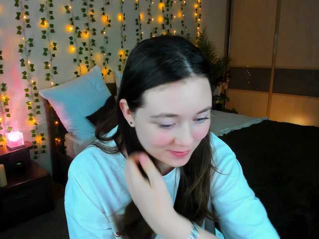 AlluringLookk live cam on BongaCams