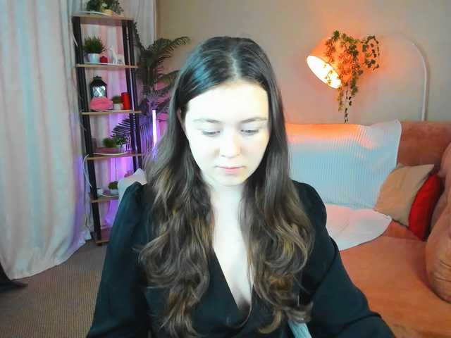 AlluringLookk live cam on BongaCams