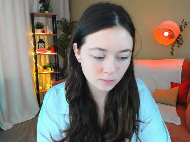 AlluringLookk live cam on BongaCams