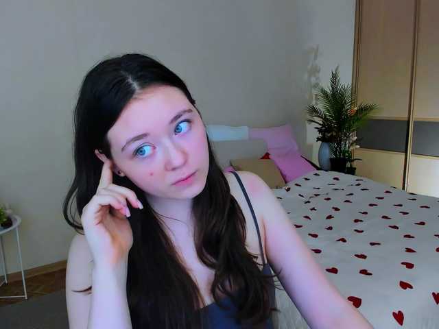 AlluringLookk live cam on BongaCams