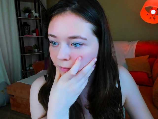 AlluringLookk live cam on BongaCams