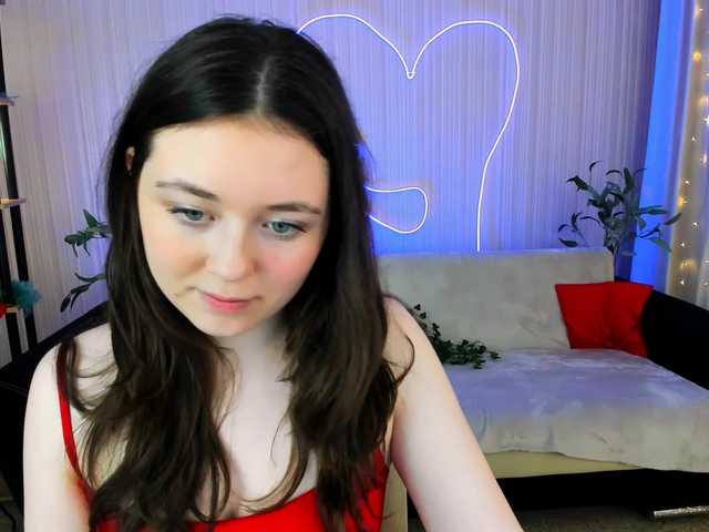 AlluringLookk live cam on BongaCams