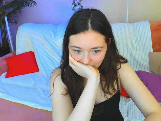 AlluringLookk live cam on BongaCams