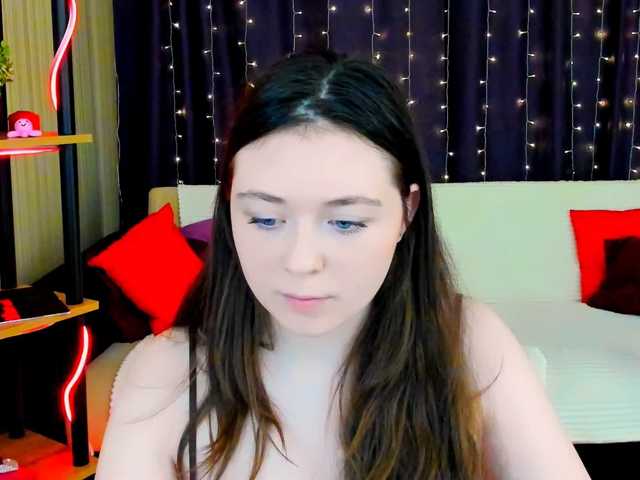 AlluringLookk live cam on BongaCams