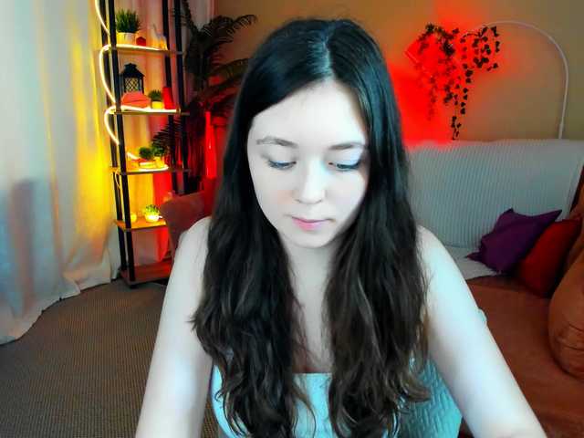 AlluringLookk live cam on BongaCams