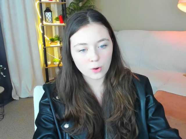 AlluringLookk live cam on BongaCams