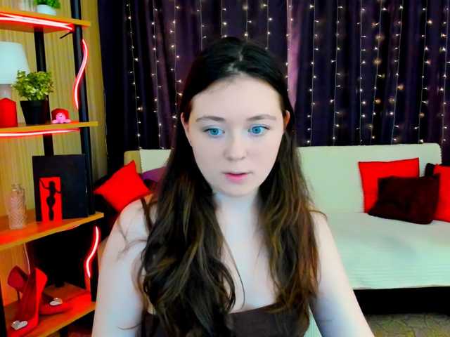 AlluringLookk live cam on BongaCams