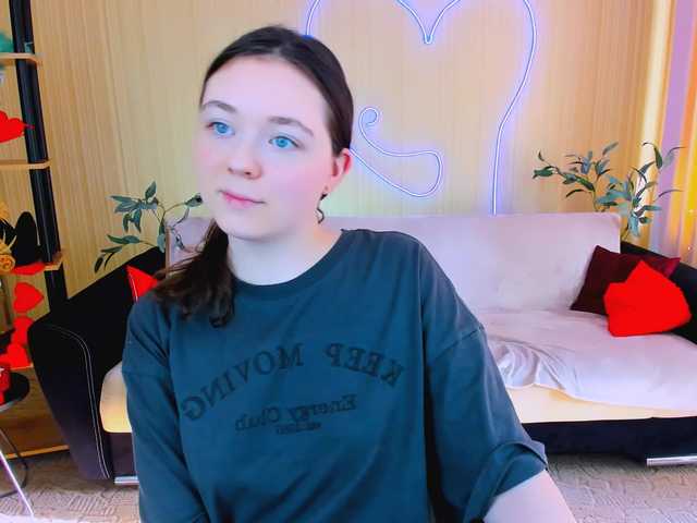 AlluringLookk live cam on BongaCams