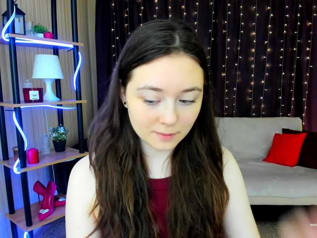 le modèle AlluringLookk est en webcam porno dans un show sur le site bongacams, il possède les tags suivants: White/Caucasian,Brunette,Shaved
