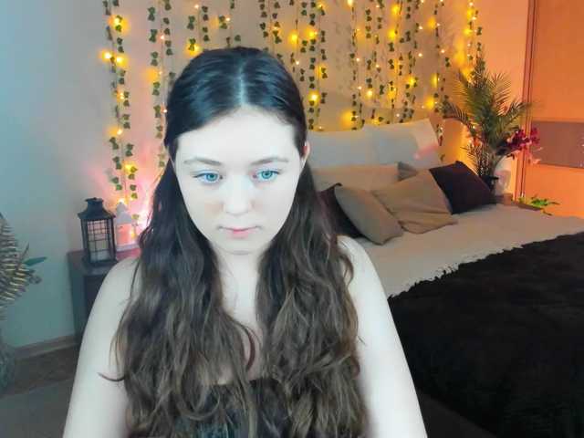 AlluringLookk live cam on BongaCams