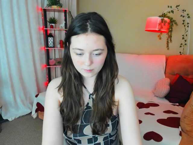 AlluringLookk live cam on BongaCams