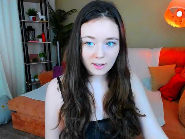 AlluringLookk live cam on BongaCams