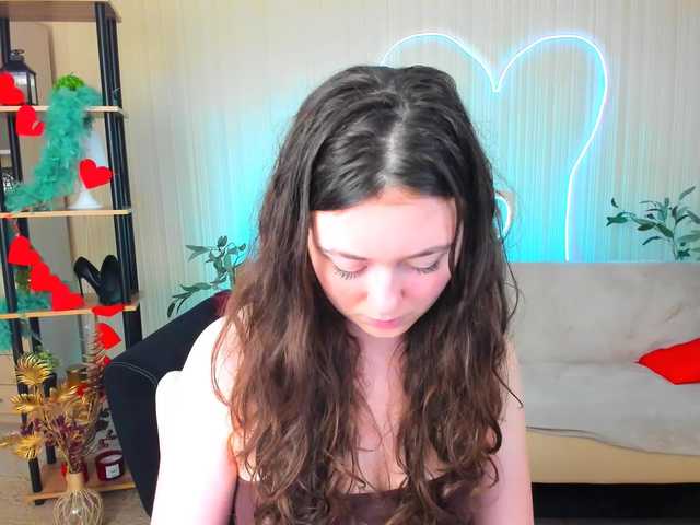 AlluringLookk live cam on BongaCams