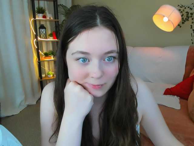 AlluringLookk live cam on BongaCams