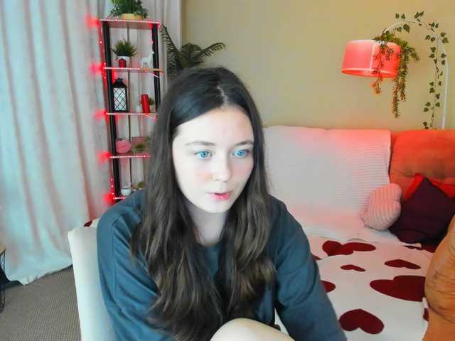 AlluringLookk live cam on BongaCams