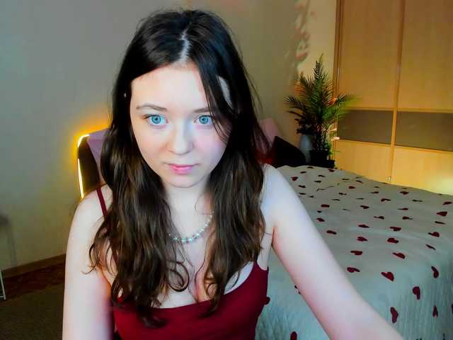 AlluringLookk live cam on BongaCams