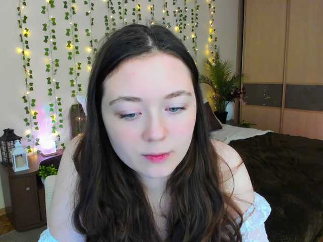 AlluringLookk live cam on BongaCams