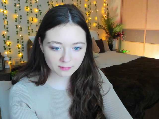 AlluringLookk live cam on BongaCams