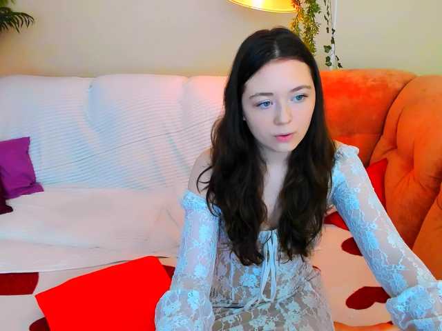 AlluringLookk live cam on BongaCams