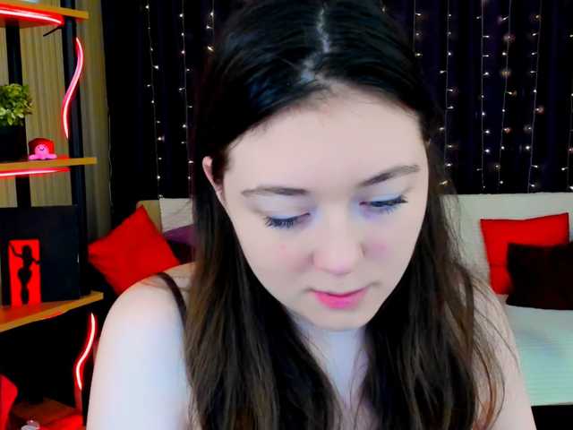 AlluringLookk live cam on BongaCams