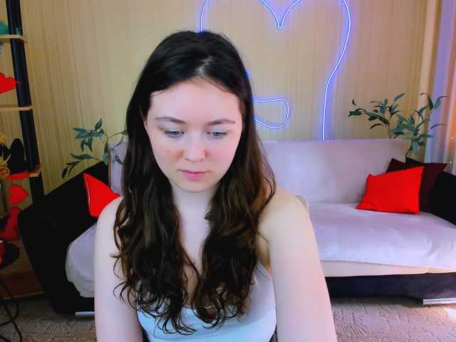 AlluringLookk live cam on BongaCams