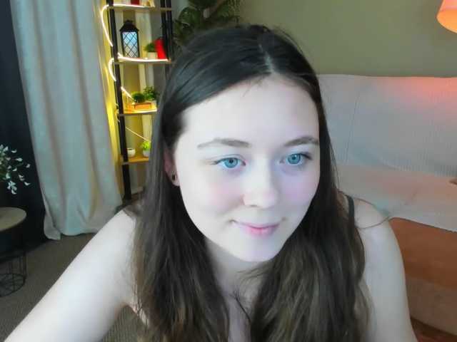 AlluringLookk live cam on BongaCams