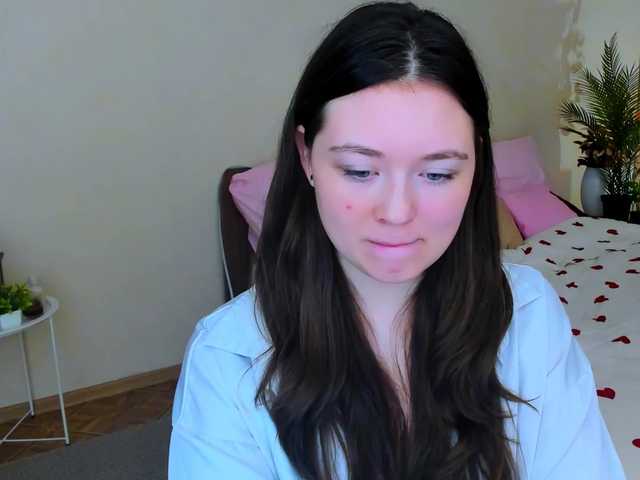 AlluringLookk live cam on BongaCams