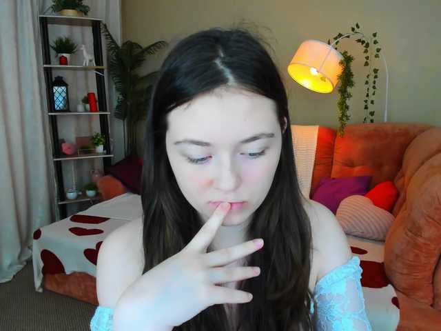AlluringLookk live cam on BongaCams