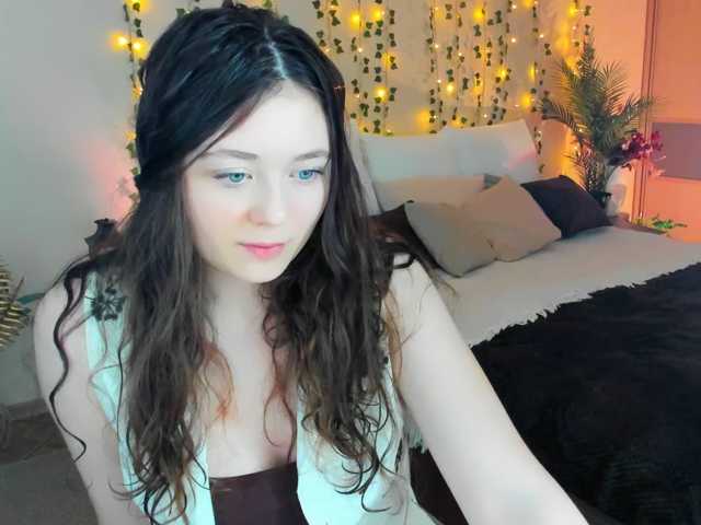 AlluringLookk live cam on BongaCams