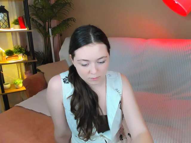 AlluringLookk live cam on BongaCams