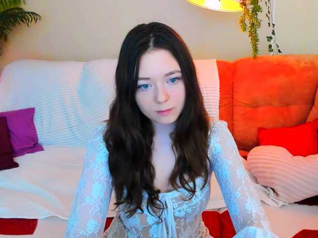AlluringLookk live cam on BongaCams