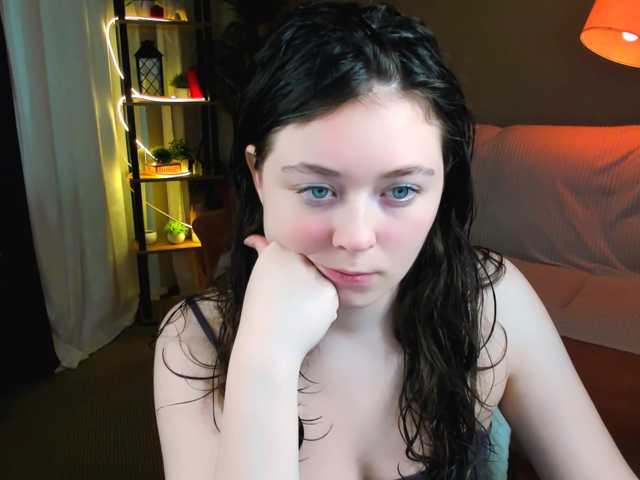 AlluringLookk live cam on BongaCams