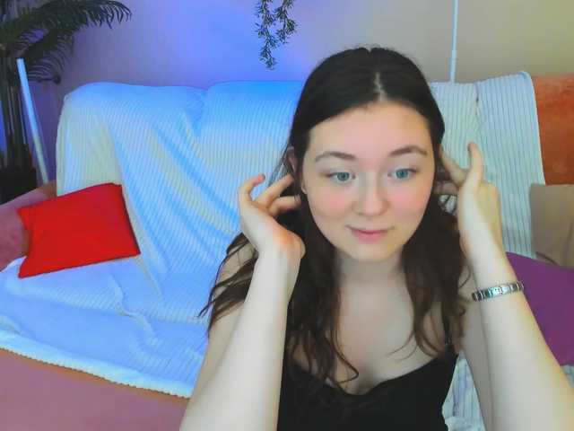 AlluringLookk live cam on BongaCams