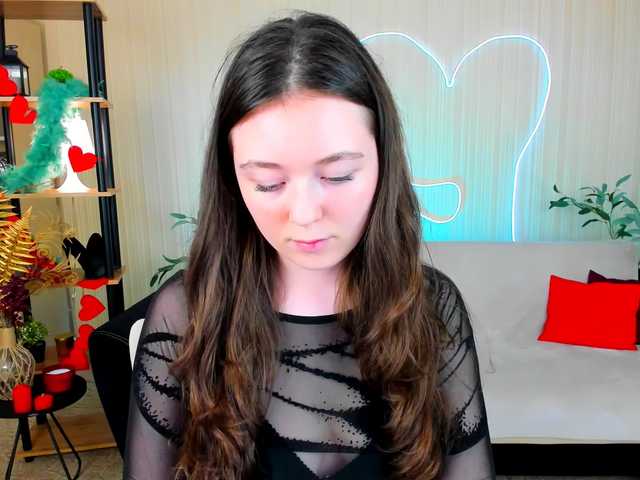 AlluringLookk live cam on BongaCams
