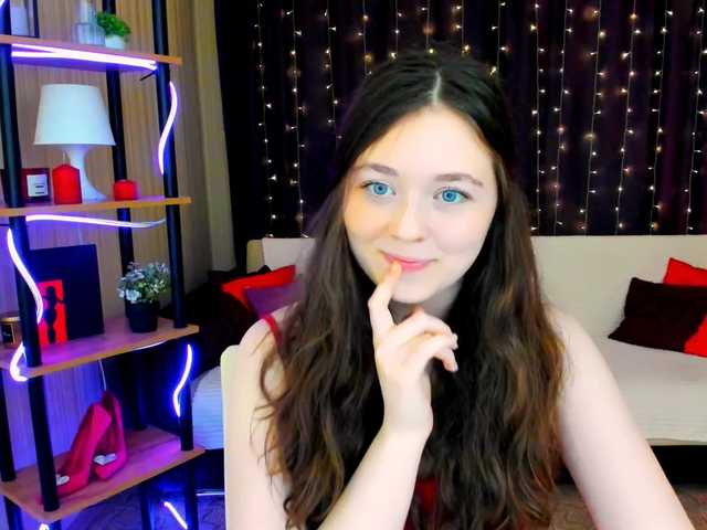 AlluringLookk live cam on BongaCams