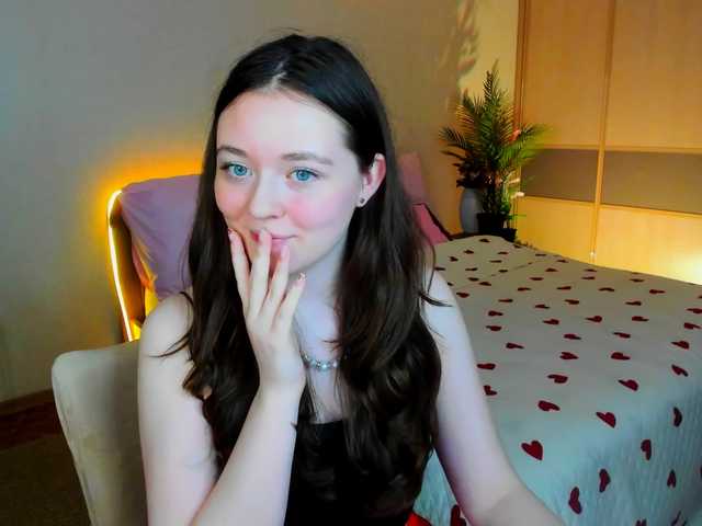AlluringLookk live cam on BongaCams