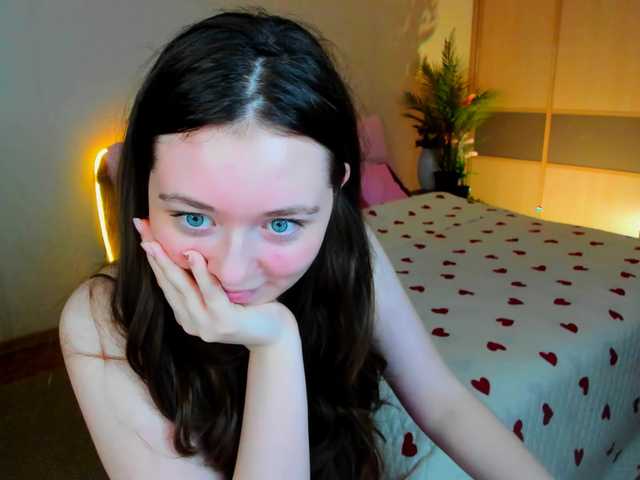AlluringLookk live cam on BongaCams
