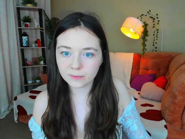 AlluringLookk live cam on BongaCams