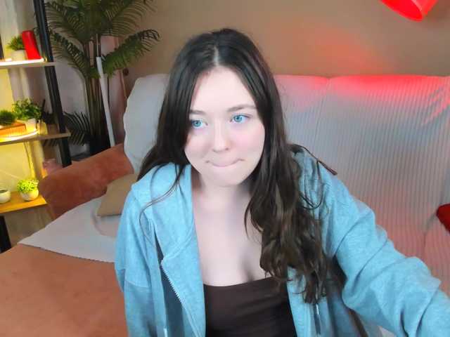 AlluringLookk live cam on BongaCams