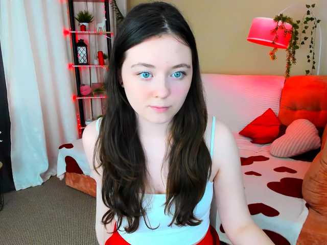 AlluringLookk live cam on BongaCams