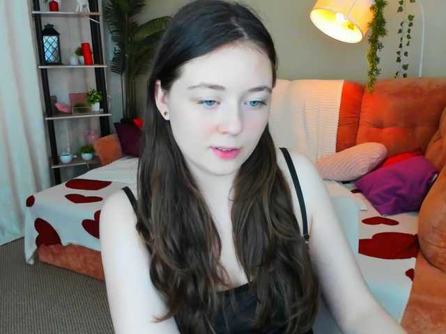 AlluringLookk live cam on BongaCams