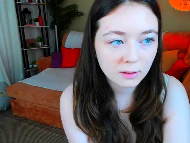 AlluringLookk live cam on BongaCams