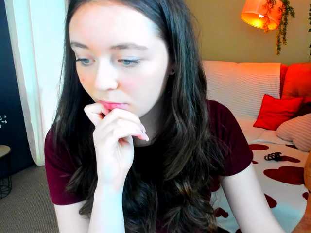 AlluringLookk live cam on BongaCams