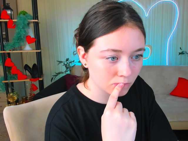 AlluringLookk live cam on BongaCams