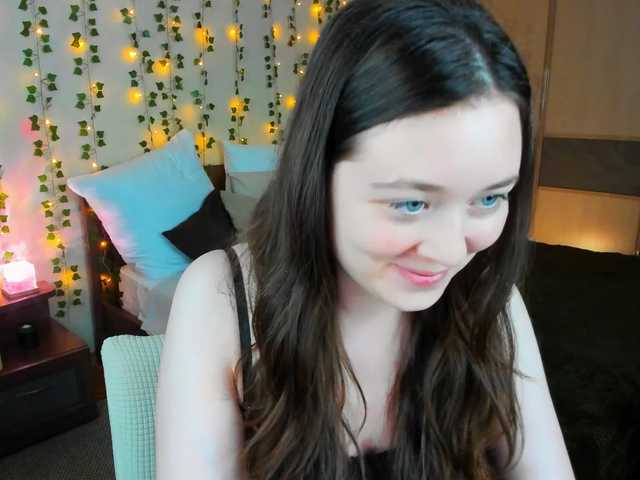 AlluringLookk live cam on BongaCams